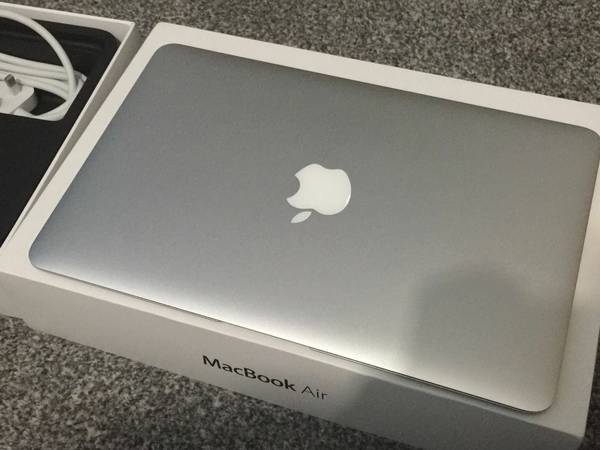 Apple MacBook Air 11 , New in Box, Intel Core i5 a