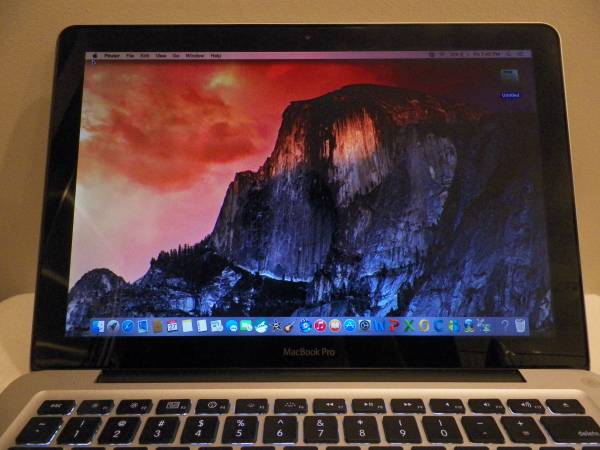 Apple MacBook Pro 13.3 Laptop  i5 2.3GHz 4GB 500GB