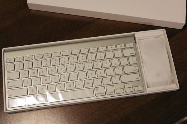 Apple Wireless Keyboard and Magic Mouse