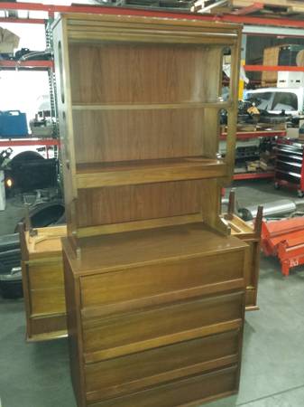 Basset Buffet wood Hutch