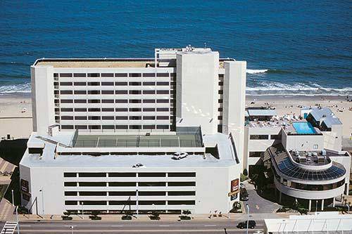 Beachfront in Virginia Beach (Beach Quarters Resort)