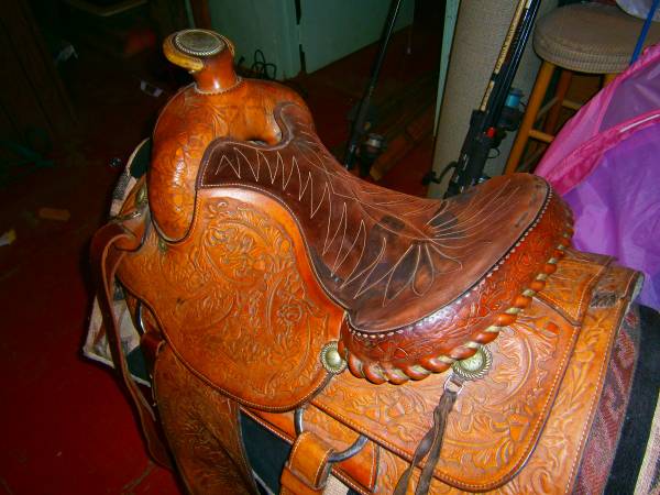 Beautiful 15 Hereford Saddle