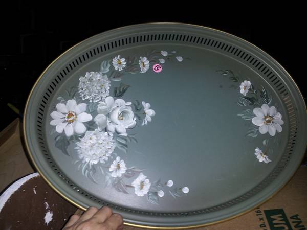 Beautiful floral Tole serving tray