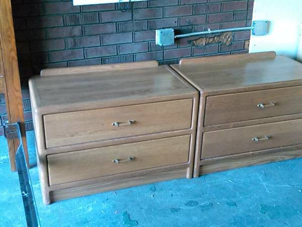 Beautiful Pair Of Solid Oak Usa Made Dressers