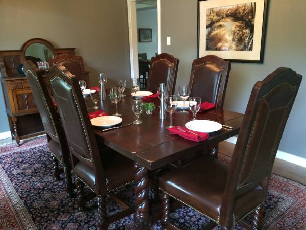 Beautiful Wood Dining Table and Six Leather Chairs