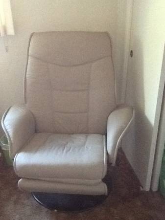 Big comfy swivel chair for cheap