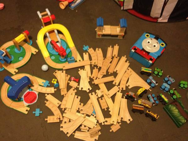 Big tub of Thomas the train wooden trains and tracks