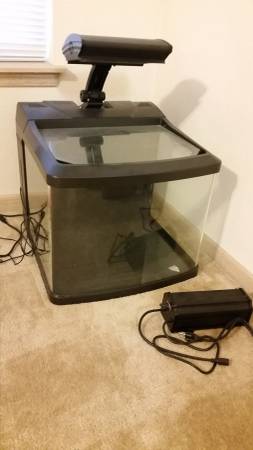 Biocube Fish Tank (Blue Springs)