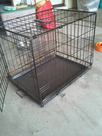 black metal kennel crate (Meridian)