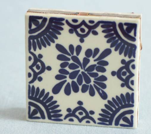 Blue and White Tile Matchbox holder 2 Tiles 4 matchboxes