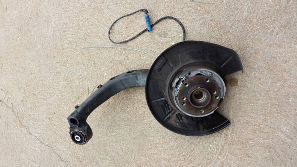 BMW M3 E46 REAR RIGHT CONTROL ARM, HUB