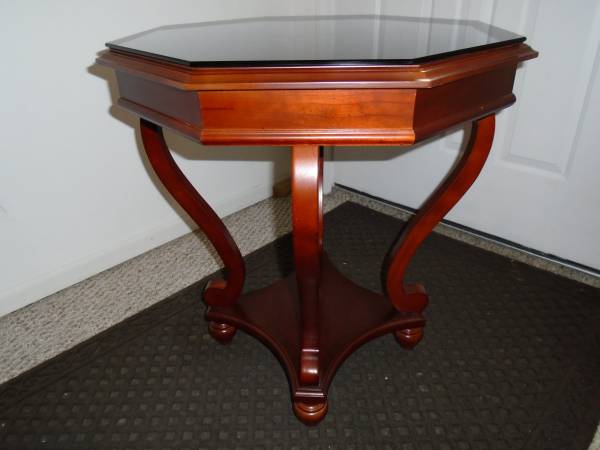 BOMBAY SIDE TABLE WITH ADDED GLASS TOP