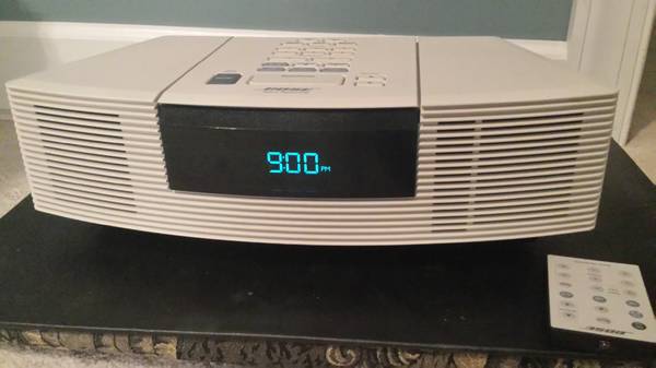 Bose Wave RadioCD player platinum white with remote
