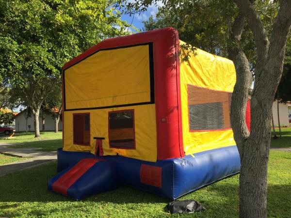 bOUNCE HOUSE , AND DJ 250 chairs for rent (broward country)