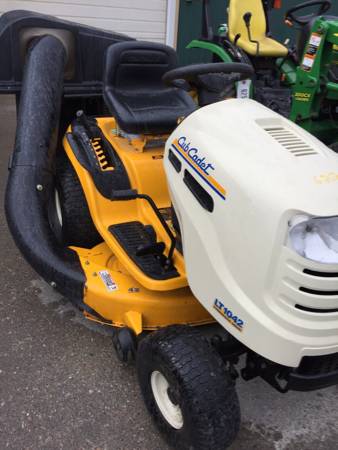 Brand new cub cadet with bagger