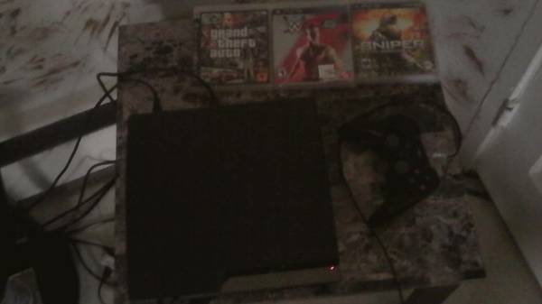 brand new ps3 with 1 controller 3 games