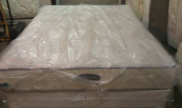 Brand New Simmons Plush top Bed