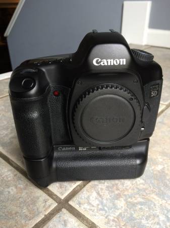 Canon 5D Classic  4 batteries  battery grip