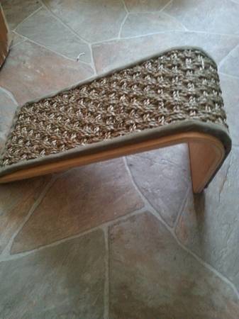 Cat Scratcher Wooden with Wicker 5 (Bellevue)