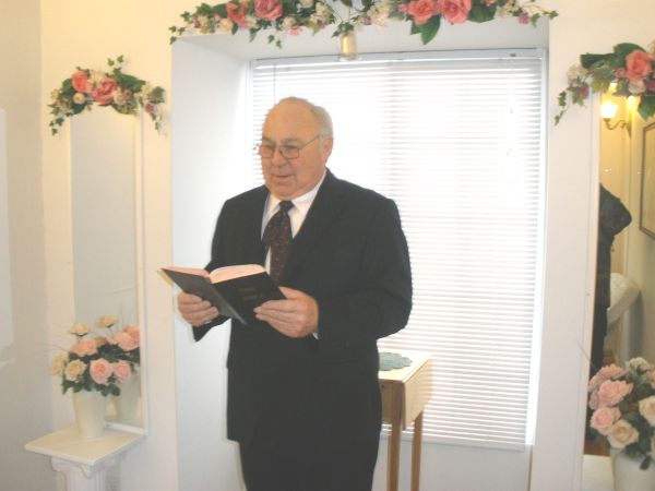 Celebrant  Wedding Minister (Lake Stevens)