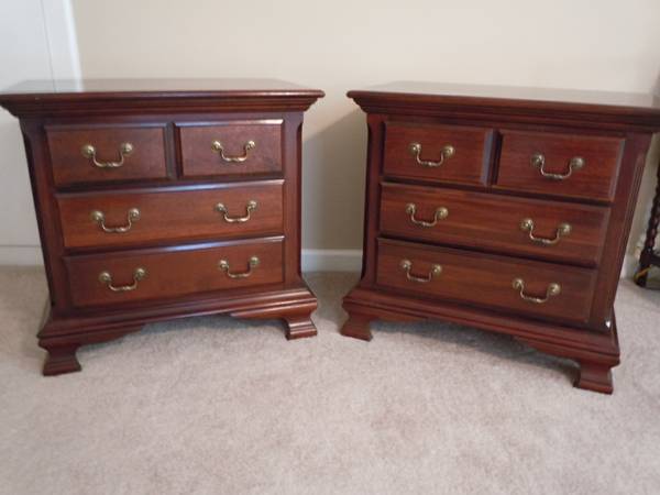 Chests bedside (2) 3 drawer in mahogany