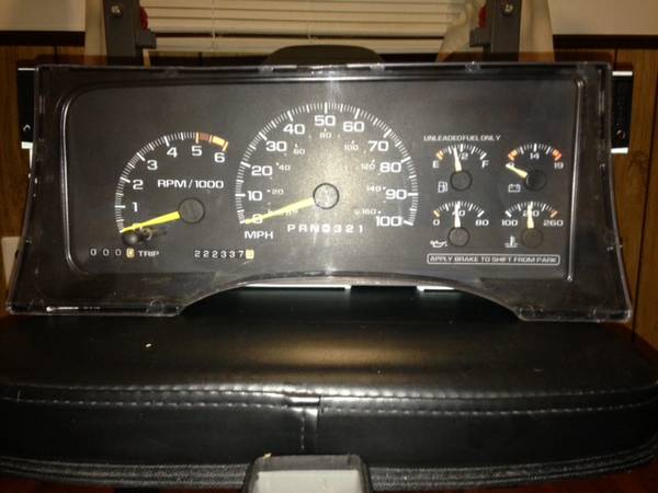 Chevy gauge cluster from 96 Chevy Silverado(Works with other model)