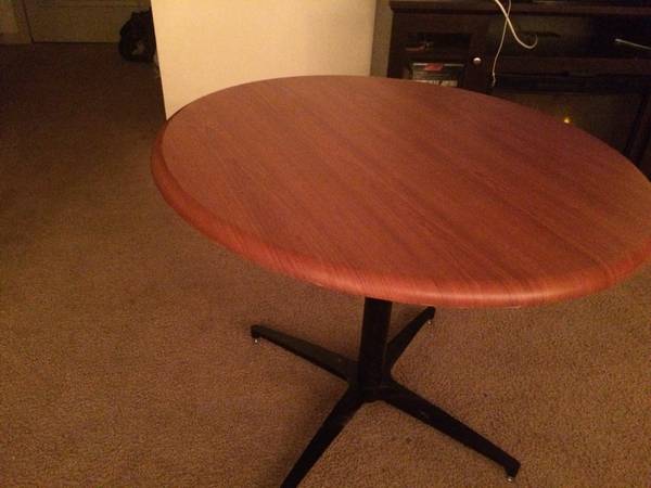 CIRCLE OFFICE TABLE