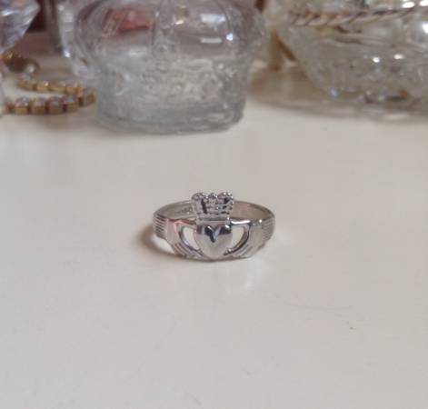 Claddagh Ring 14KP   Solid White Gold