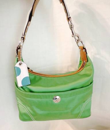 COACH Hamptons Green HOBO Handbag (SO CUTE)