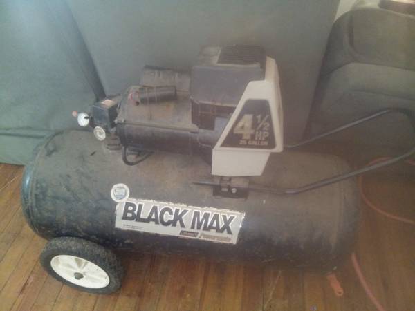 Coleman Black Max 412 HP 25 Gallonoil