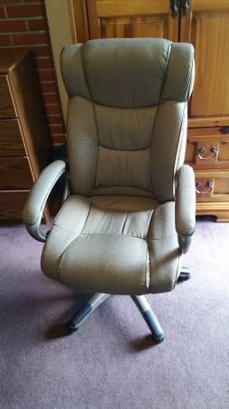 Computer chair