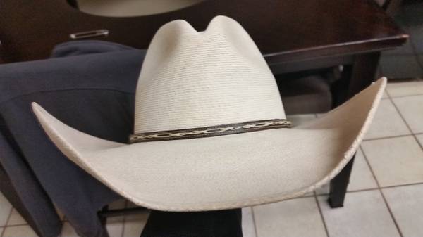 cowboy hat (palm leaf)