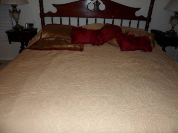 Croscill King Bed Set