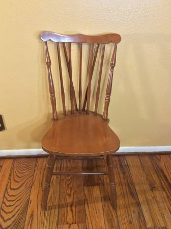 CROSSED OVER SPINDLES CHAIR