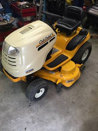 Cub cadet LT1024 with 50 deck