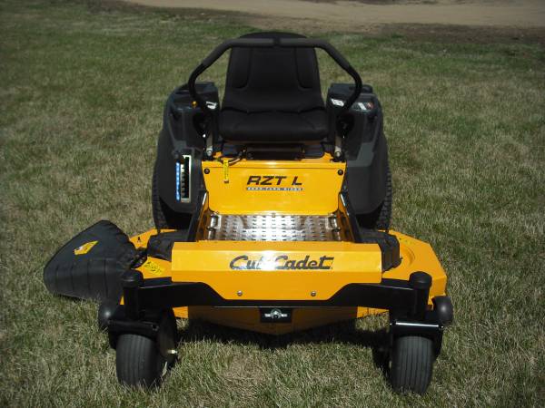 Cub Cadet Zero Turn Lawn Mower Like New