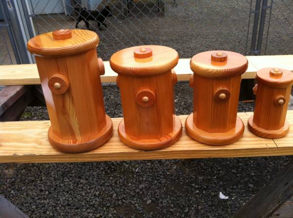 CUSTOM MADE PET URNS (CAMAS)