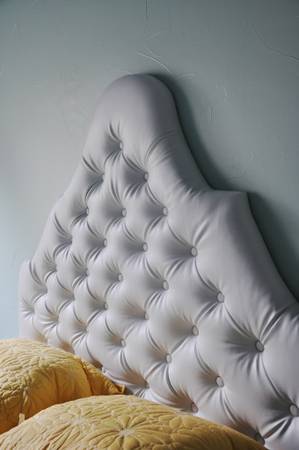 Custom Upholstery NEEDED ( I want a Tufted headboard )Can you make it (Los Angeles)