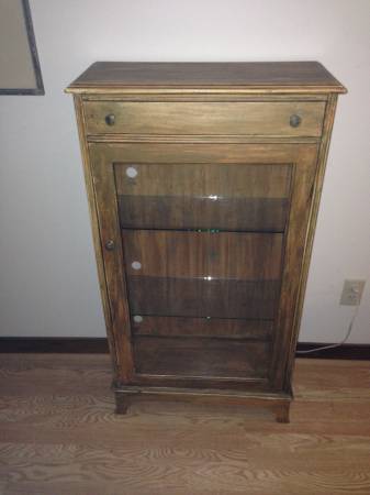 Cute Smaller Size Vintage Curio Cabinet