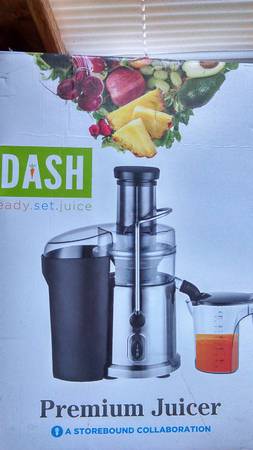 DASH Premium Juicer Brand New