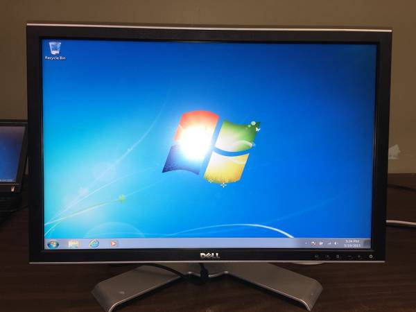 Dell UltraSharp 2408WFPB 24 Widescreen LCD Monitor
