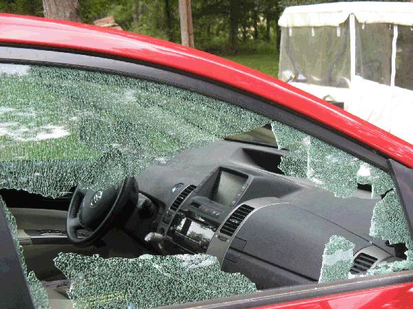 Did your window in your car get shattered We Can Repair that Today (Hillsboro)