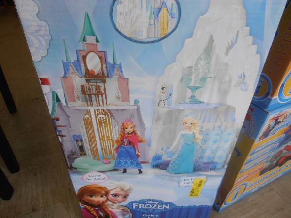 DISNEY FROZEN CASTLEamp ICE PALACE PLAY SET (NEW IN BOX) JUST