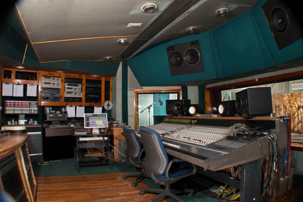 DO YOU NEED MIXING OR CD MASTERING  50 A SONG
