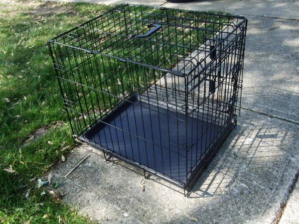 Dog crate cage 24x 18x 21 2 entrances (greenwood)