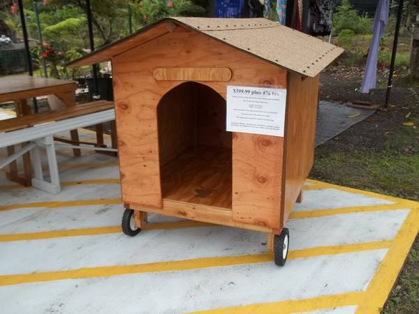 dog house extra large deluxe with wheels special sale (Hawaiian Paradise Park)