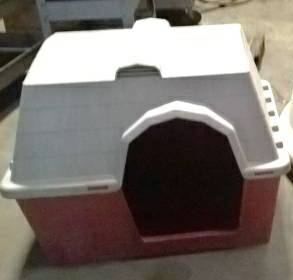 dog house (Madison Heights)