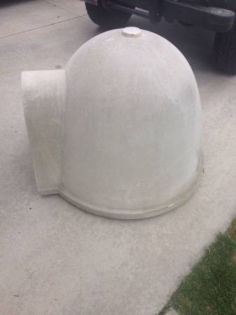 Dog igloo (Meridian)