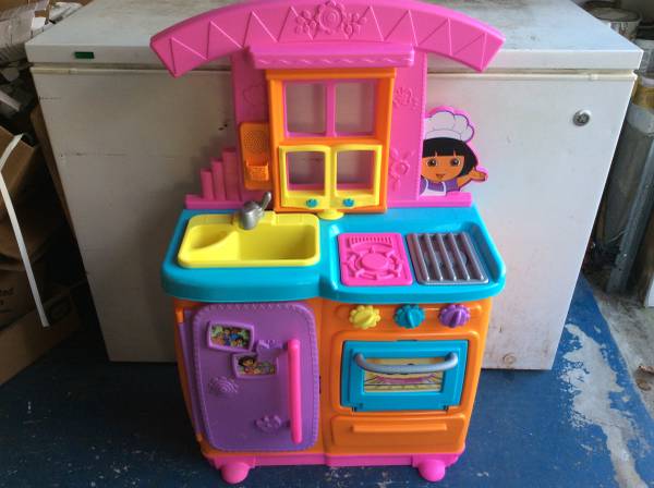 Dora Play Kitchen