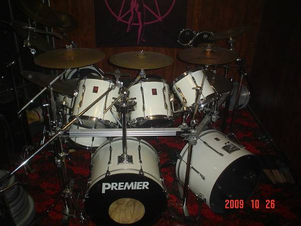 DOUBLE BASS DRUMSET